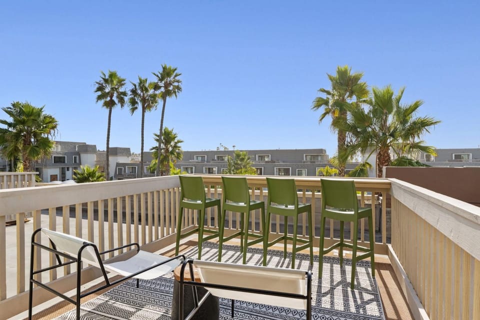 F306 - Southern Shores House in Oceanside