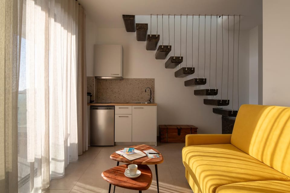 Seating area, kitchen