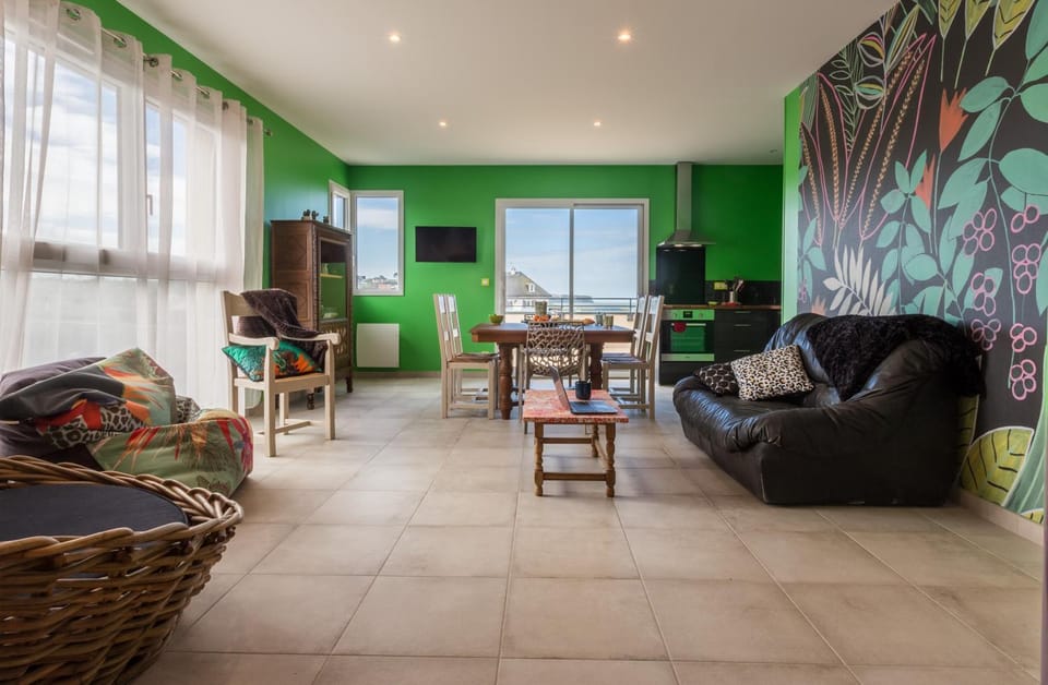 Communal lounge/ TV room, Living room