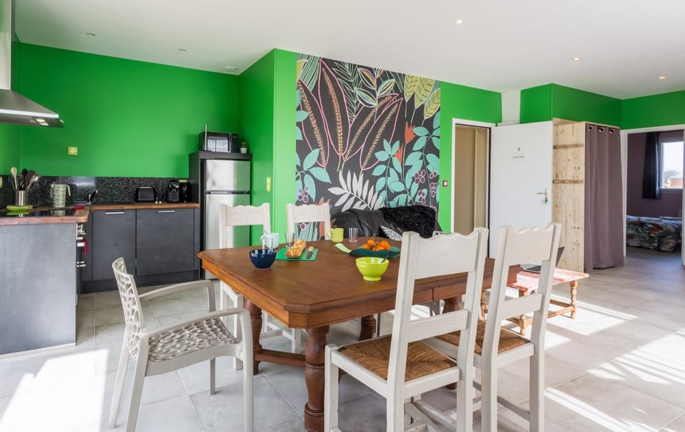 Living room, kitchen