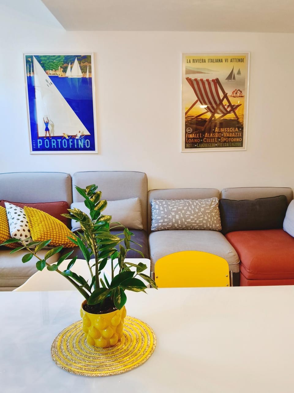 Old Town Apartment with Terrace - Live Love Lake Apartment in Peschiera del Garda