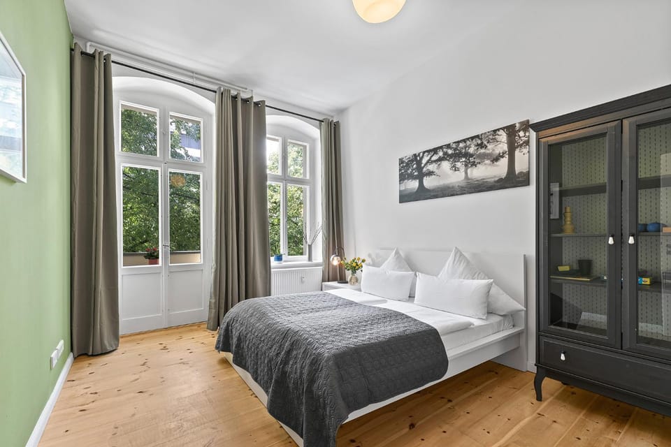 Bed, Photo of the whole room, Bedroom