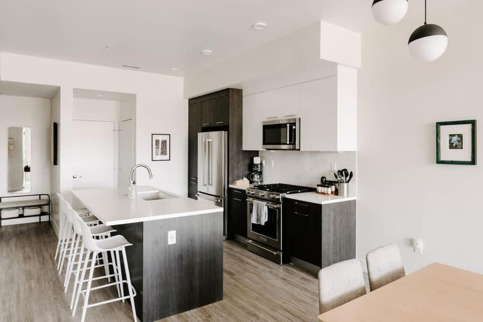 Contemporary Cool Lifestyle Loft - Zuni Lofts House in Denver