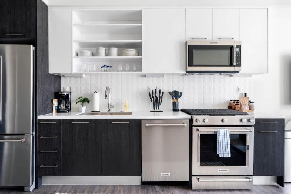 Fifty Shapes of Modern - Skyline Loft - Zuni Lofts House in Denver