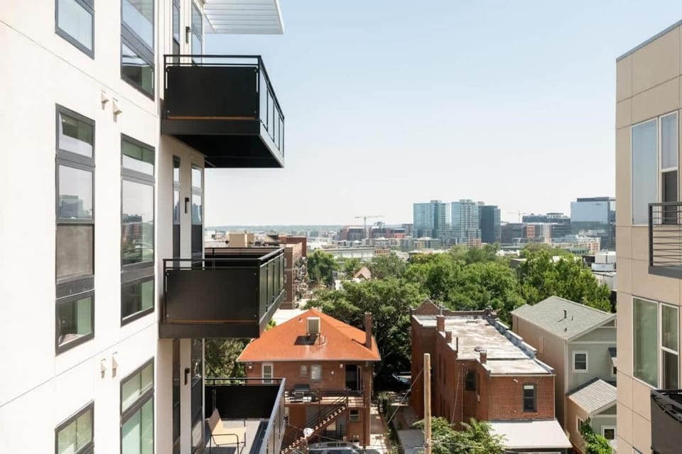 Skyline Blue Modern Loft - Zuni Lofts House in Denver