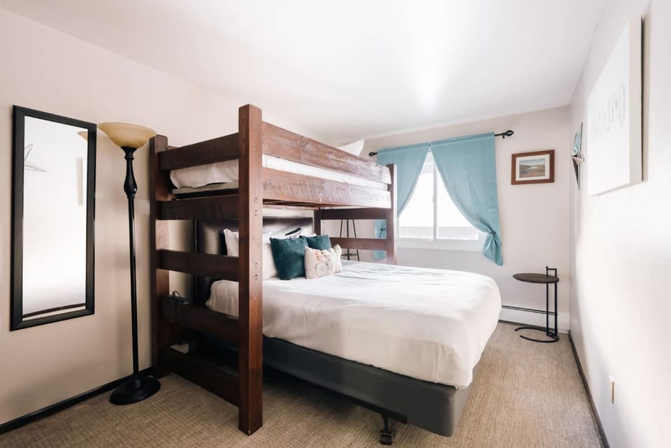Bed, Photo of the whole room, Bedroom, bunk bed