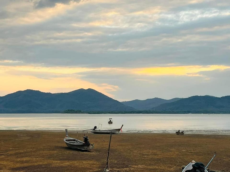 Rimlay Bay View House in Krabi Changwat