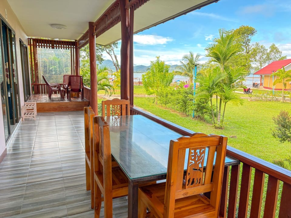 Rimlay Bay View House in Krabi Changwat