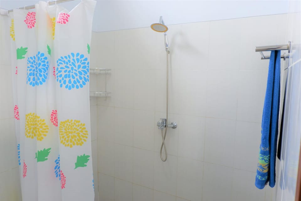 Shower, Bathroom, towels