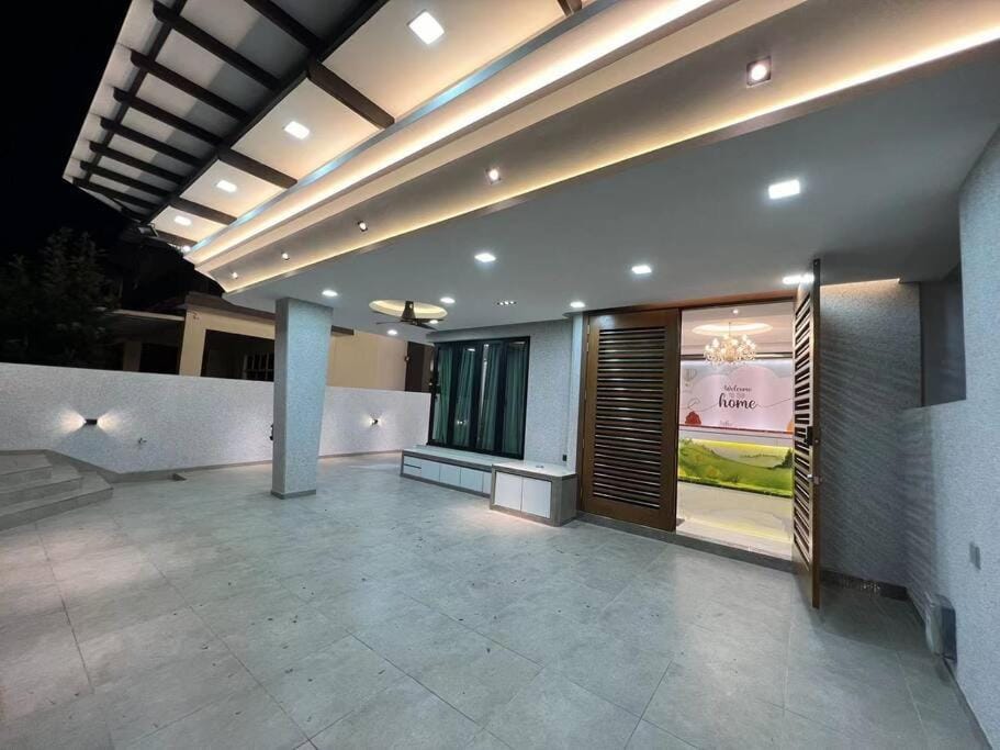 HomeAway Paradise @ Taman Mutiara Bestari House in Johor Bahru