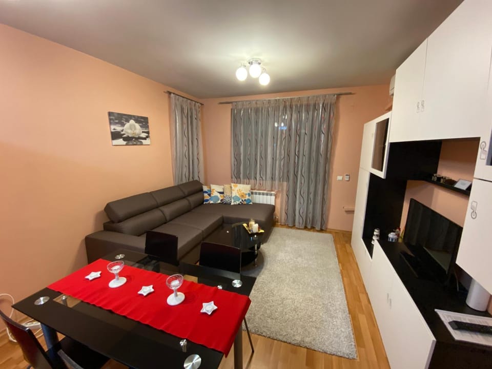 Communal lounge/ TV room, TV and multimedia, Living room