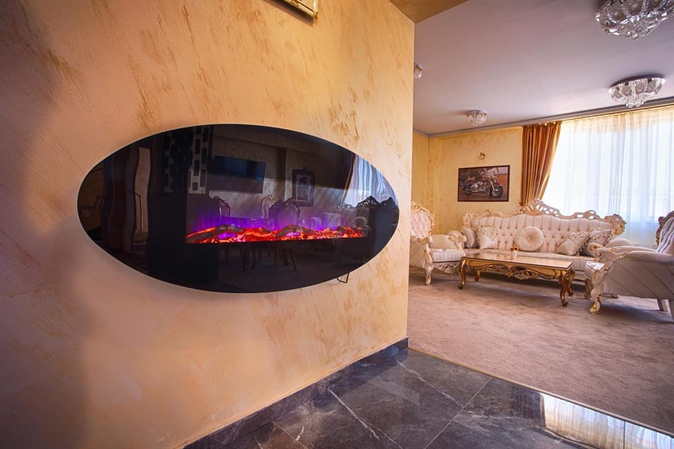 Communal lounge/ TV room, flat iron