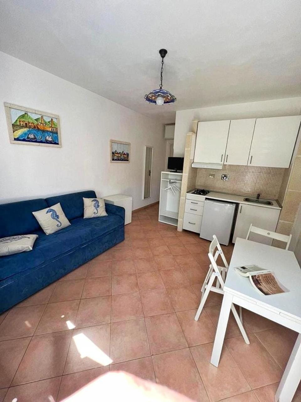 Kitchen or kitchenette, Living room, Dining area