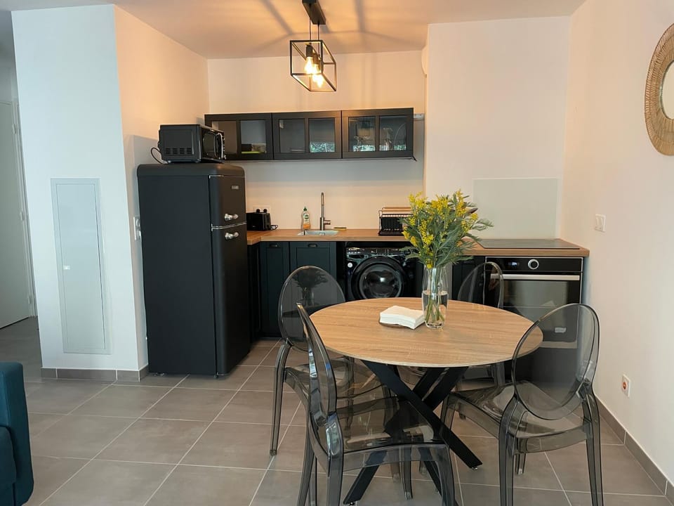 Bel Appartement au calme avec parking Apartment in Menton