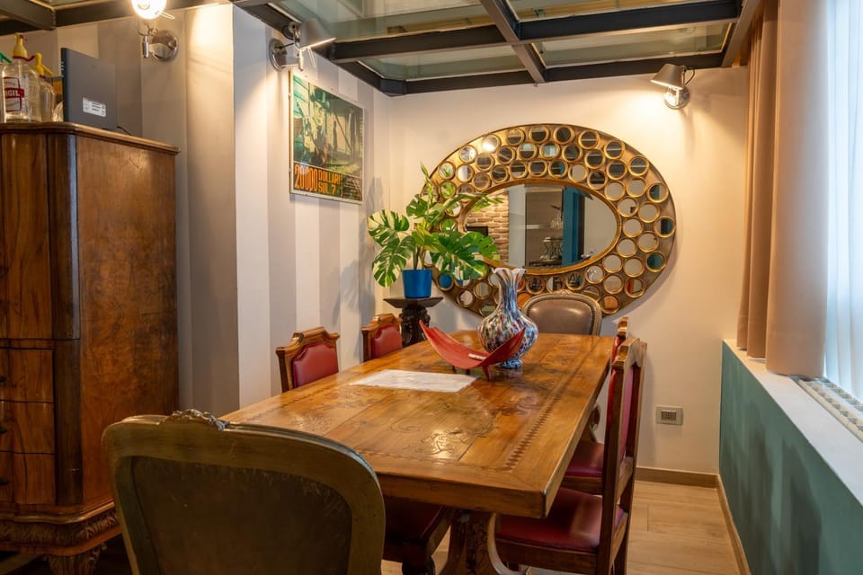 Living room, Dining area
