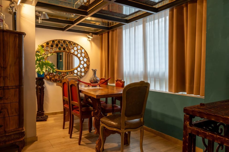 Living room, Dining area