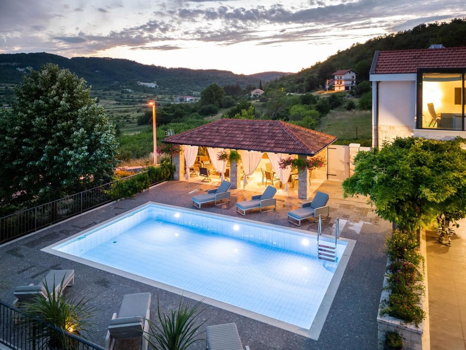 Pool view, Swimming pool