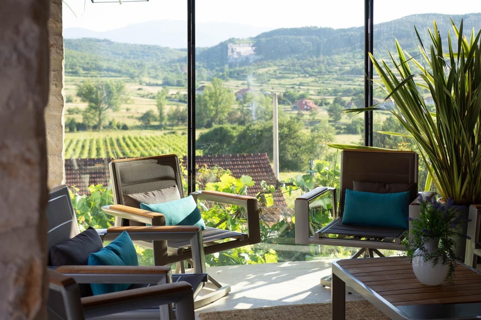 Patio, Balcony/Terrace, Living room, Seating area, Mountain view