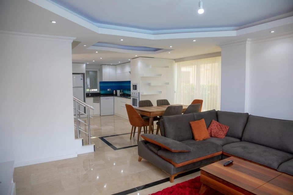 Sunrise hill villa with private pool Villa in Side