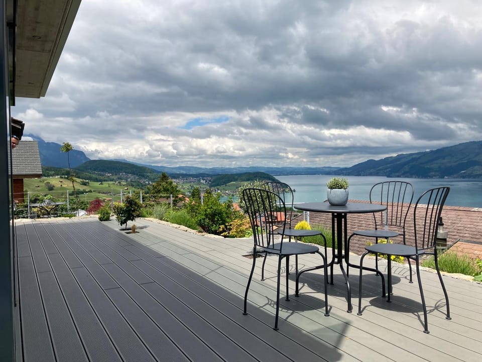 Balcony/Terrace, Seating area, Lake view, Mountain view