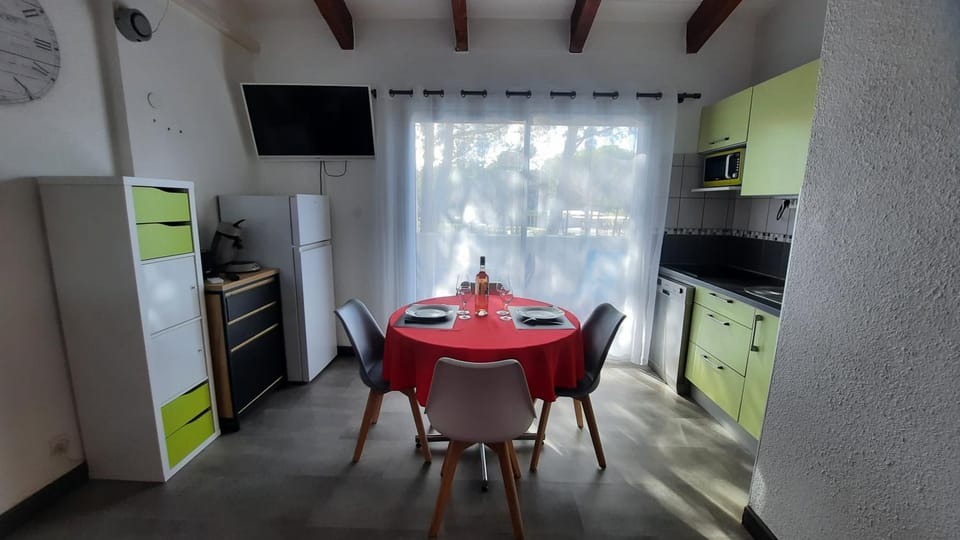 Appartement 2 pièces mezzanine avec piscine Apartment in Agde