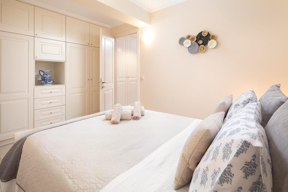 Bed, Photo of the whole room, Bedroom, towels, wardrobe