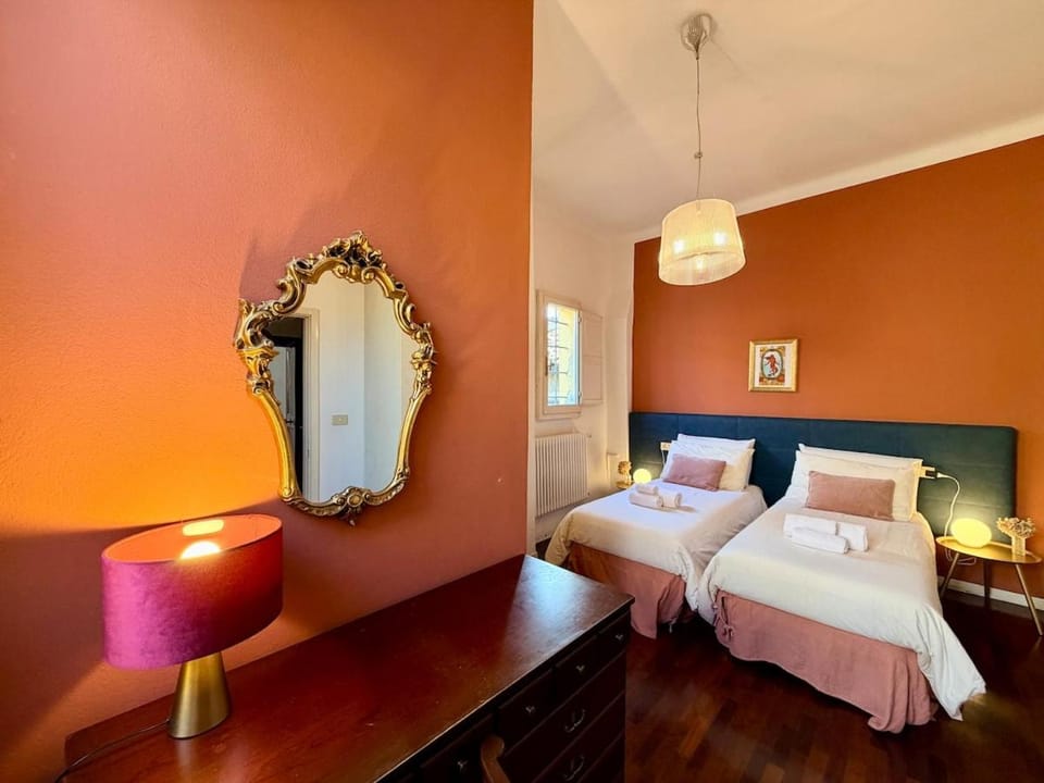 House of Chariot - 2 Suites - Piazza Maggiore Apartment in Bologna