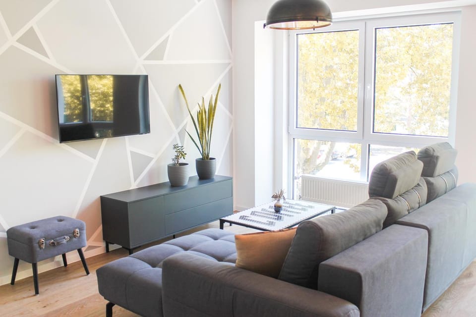 Living room, Seating area, Evening entertainment