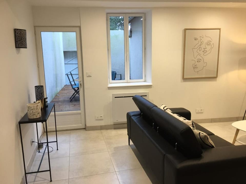 TV and multimedia, Dining area