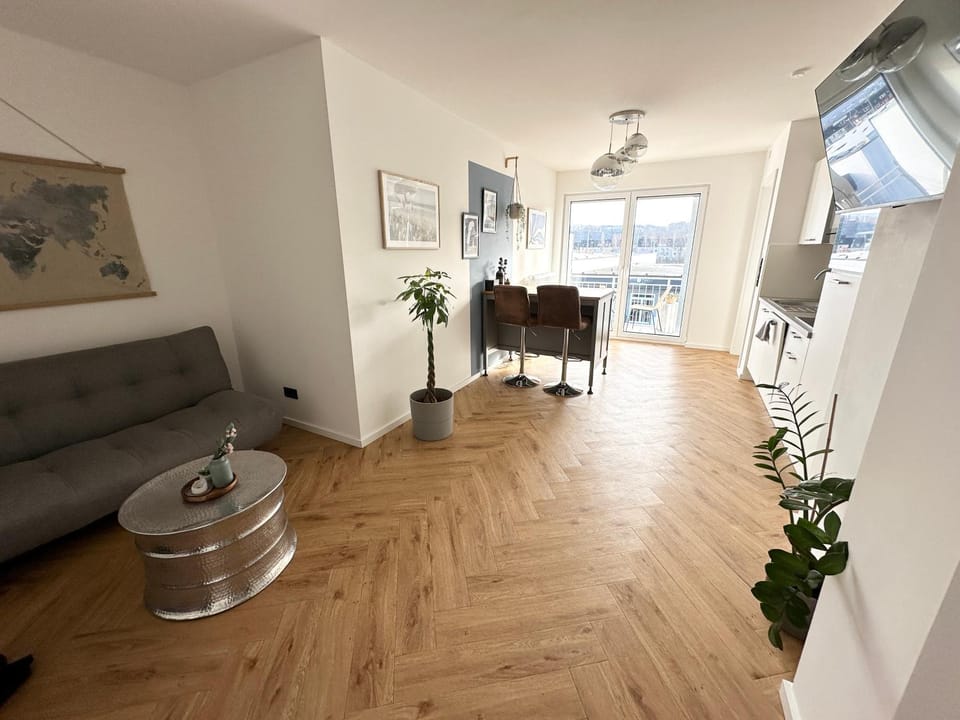 Wonderful World Apartment - stadtnah, Balkon, Parkplatz, E-Ladestation, Fitnessstudio Apartment in Koblenz
