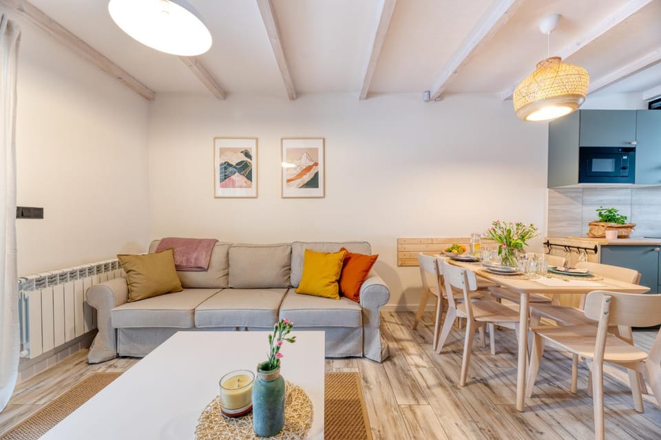 Living room, Seating area, Dining area