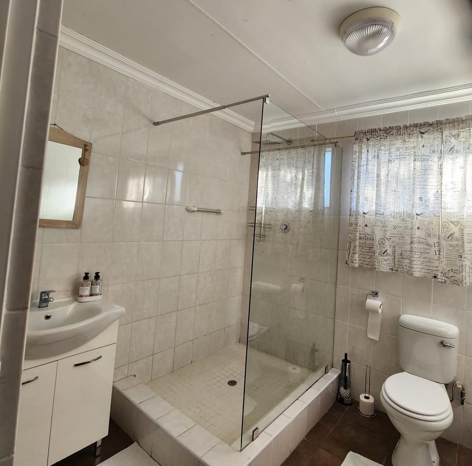 The Noble Dew Self Catering Guest House Bed and Breakfast in KwaZulu-Natal
