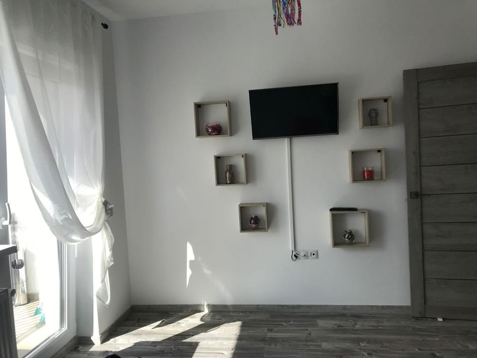 TV and multimedia, Bedroom
