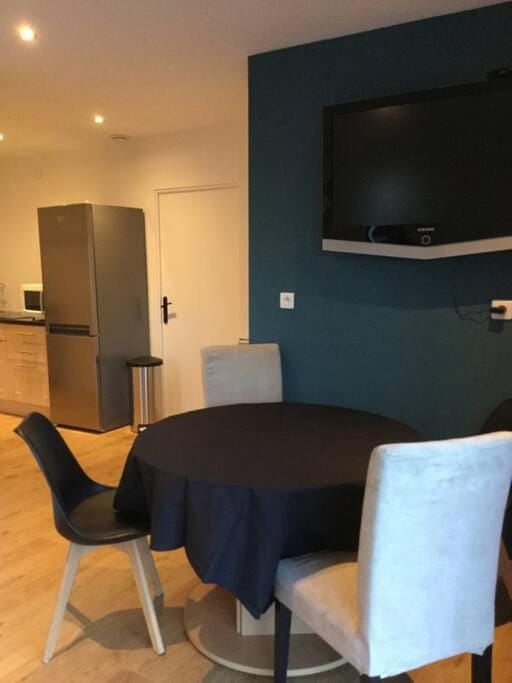 Logement neuf avec jardin privé 4 couchages et Jacuzzi Piscine en option Apartment in Brittany