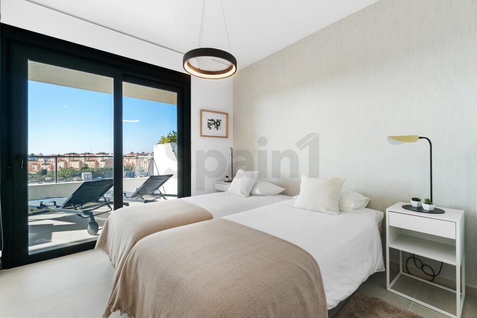 Bed, Photo of the whole room, Bedroom, Street view