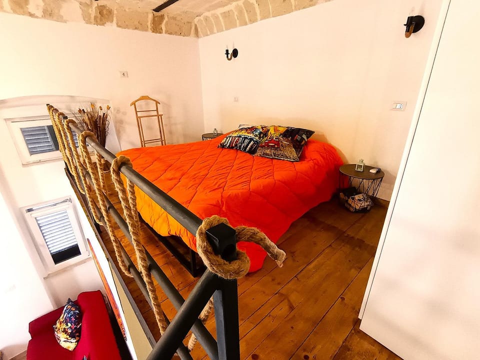 Il Cervo Apartment, Historic City Centre House in Brindisi