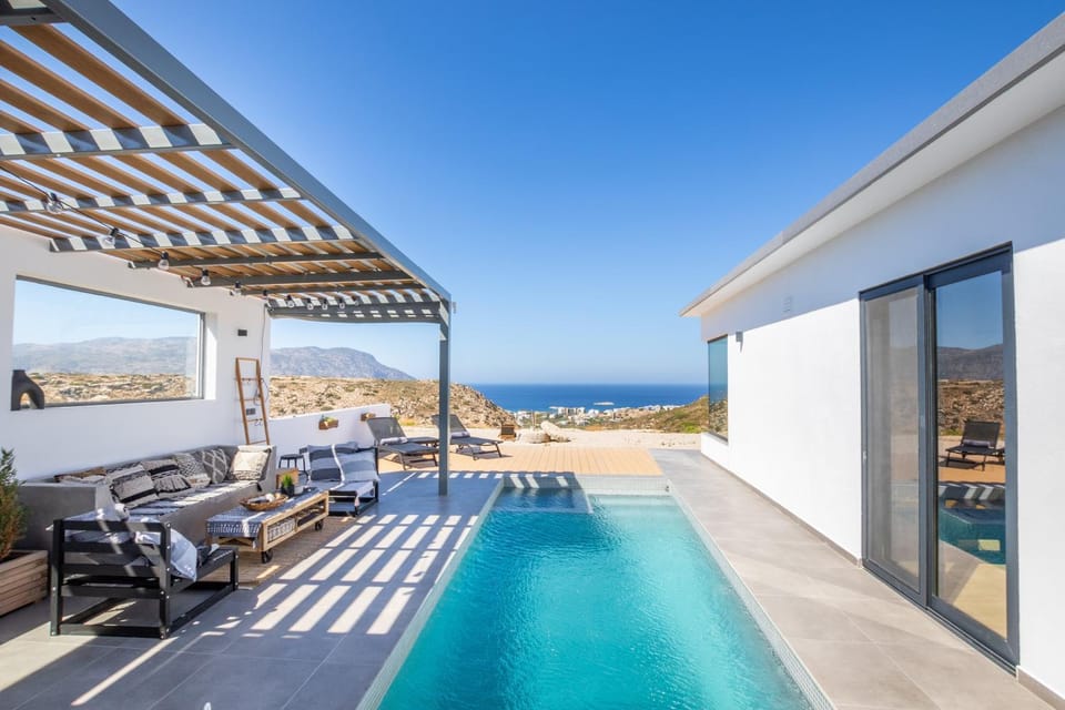 Patio, Day, Natural landscape, View (from property/room), Balcony/Terrace, Living room, Seating area, Dining area, Mountain view, Pool view, Sea view, Swimming pool, sunbed