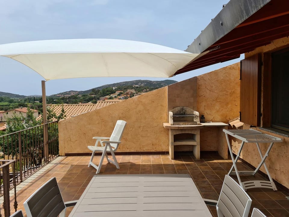 Appartamento in villa con ampia terrazza di 27m2 House in Chia