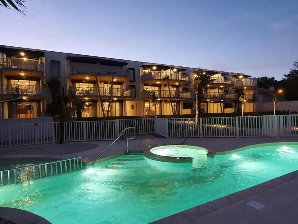 Appartement neuf en bord de mer pour 6 pers, balcon, piscine, jacuzzi, parking, animaux admis - FR-1-194-233 Apartment in La Tranche-sur-Mer