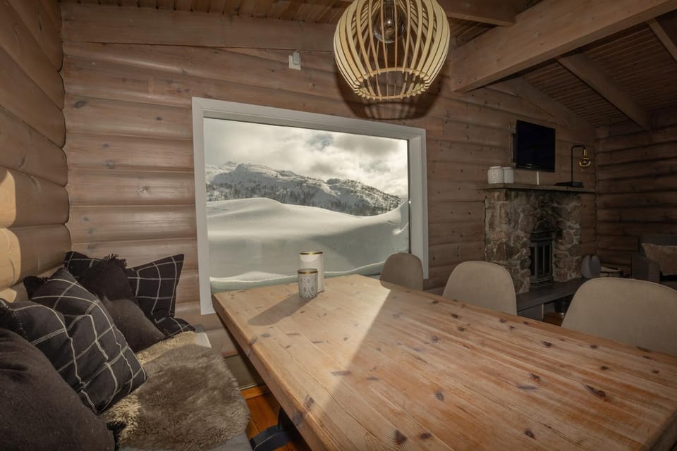 Seating area, Dining area