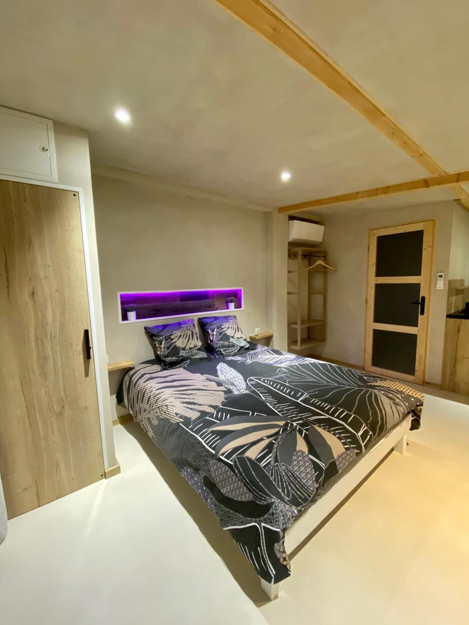 Bed, Photo of the whole room, Bedroom, wardrobe