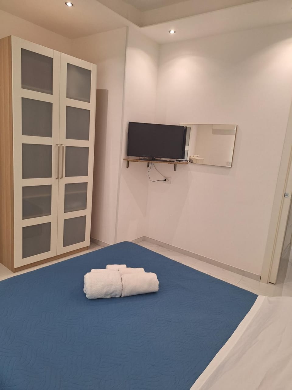 TV and multimedia, Bedroom, wardrobe