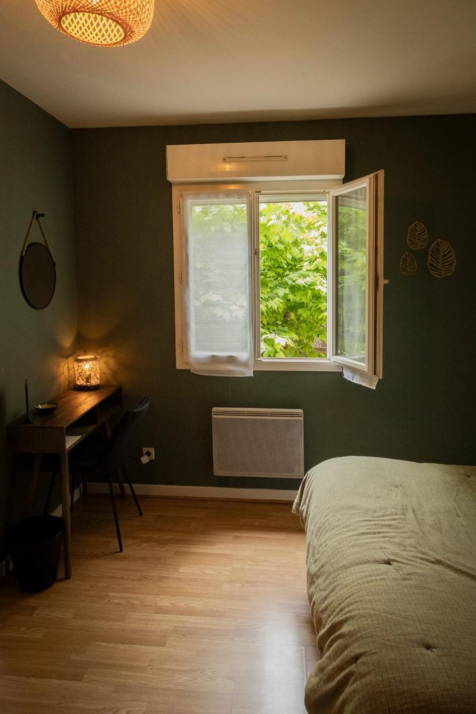 Photo of the whole room, Seating area, Bedroom