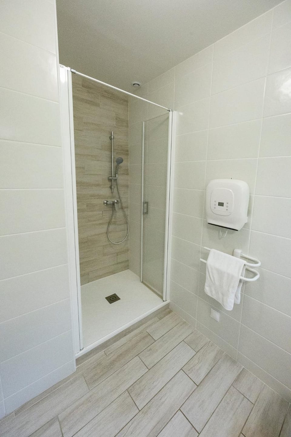 Shower, Bathroom, towels