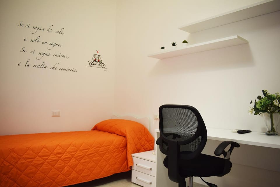 Seating area, Bedroom