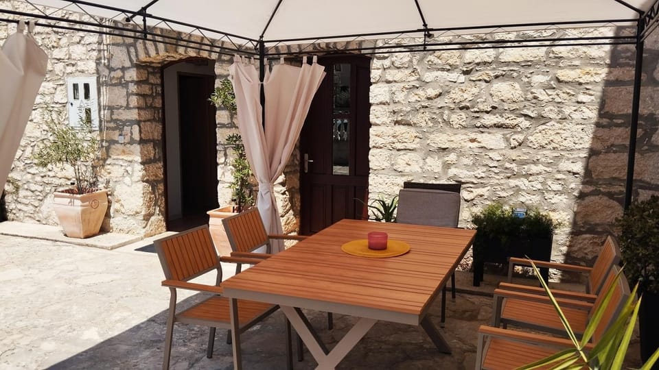 Stone House Mia House in Premantura