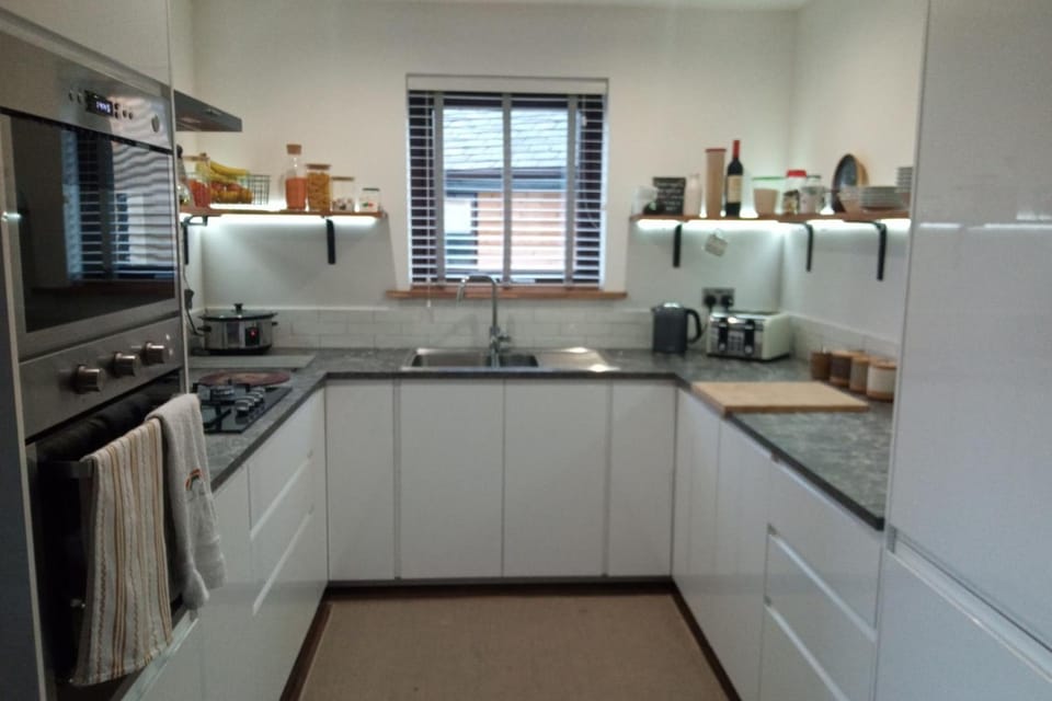 2 Bed Cottage Sleeps 4 -Private Garden -Pets Okay House in Scotland