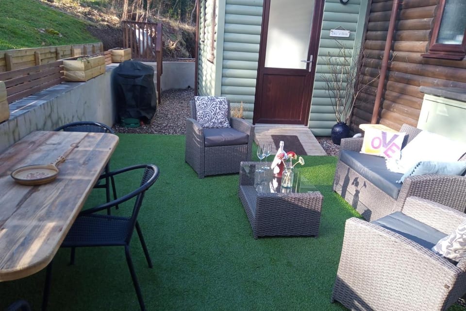 2 Bed Cottage Sleeps 4 -Private Garden -Pets Okay House in Scotland