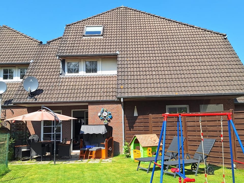 Ferienhaus Möwennest 18, Butjadingen, Tossens, Sauna, Strandkorb, Nordsee, 3 SZ, bis 8 Gäste plus 2 Kleinkinder House in Butjadingen