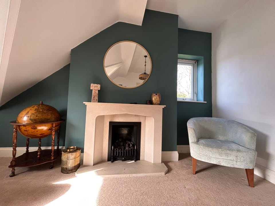 Living room, fireplace